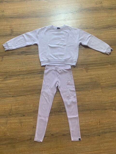 Surv�tement enfant fille      Ellesse    10 Saleilles (66)