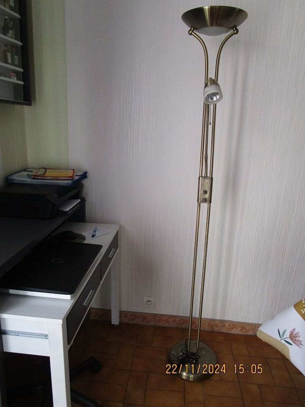 Lampadaire de salon avec liseuse Dcoration