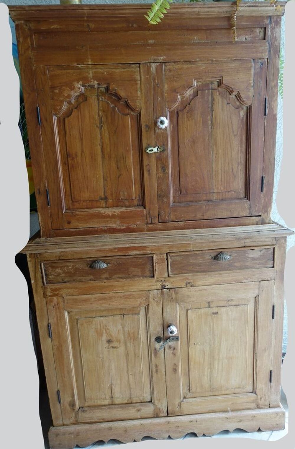 Vaisselier ancien en bois exotique indon&eacute;sien 2 corps Meubles