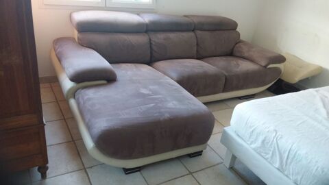 CANAP MODERNE 4 PLACES DONT UNE MERIDIENNE 0 Callian (83)