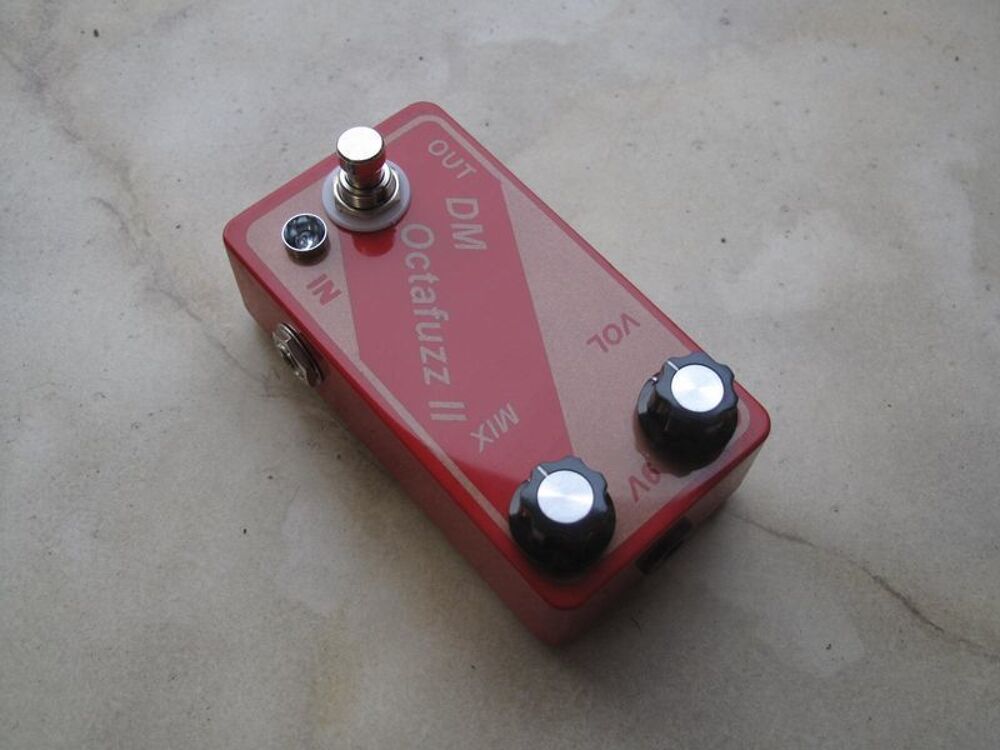 DM Octafuzz II type Octavia, unique Instruments de musique