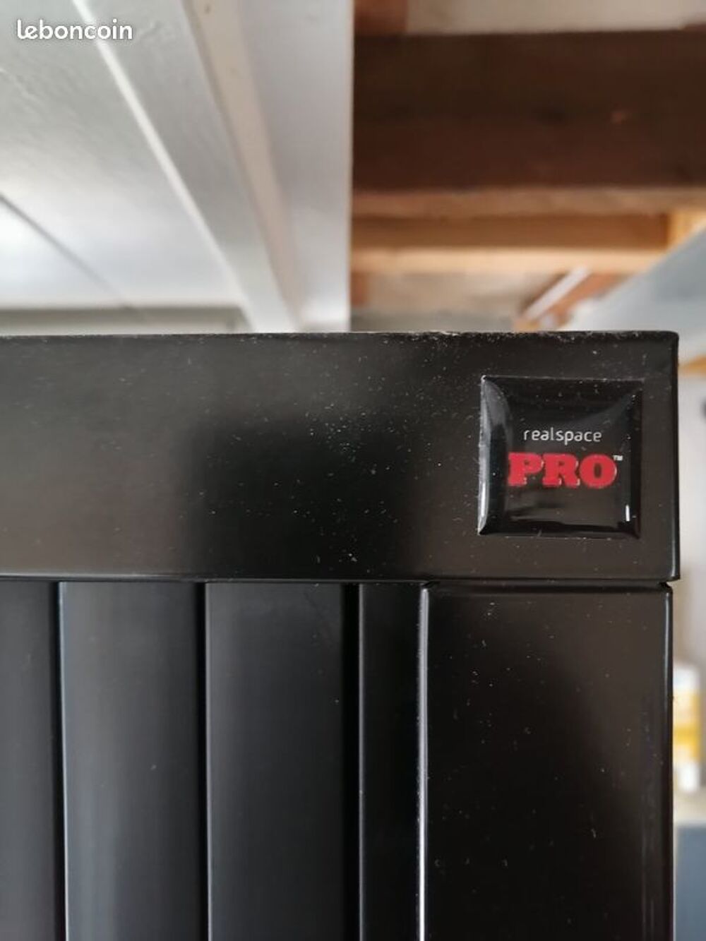 Armoire m&eacute;tallique noire qualit&eacute; professionnelle en tr&egrave;s bon Meubles