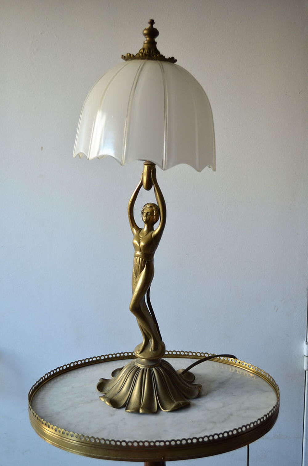 Lampe Art d&eacute;co Femme En Bronze Décoration