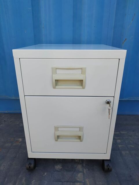 Caisson mobile bureau tbe 2 tiroirs h57xl40xp40cm, 2 unit�s. 25 Le Muy (83)