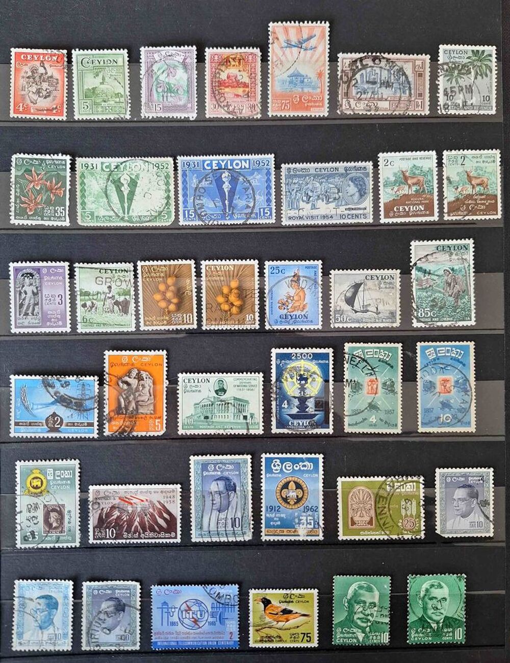 S&eacute;rie de timbres de collection de Ceylan 