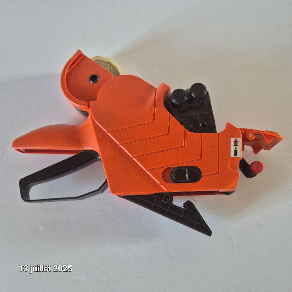 Etiqueteuse orange Meto - 2 lignes 22x16mm Bricolage