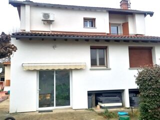  Villa à louer 6 pièces 136 m²