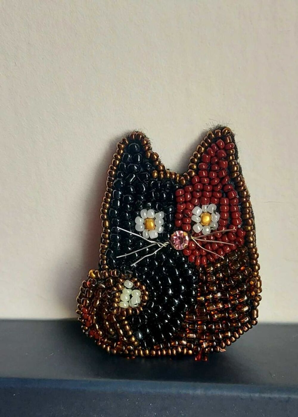 broche chat en perles Bijoux et montres