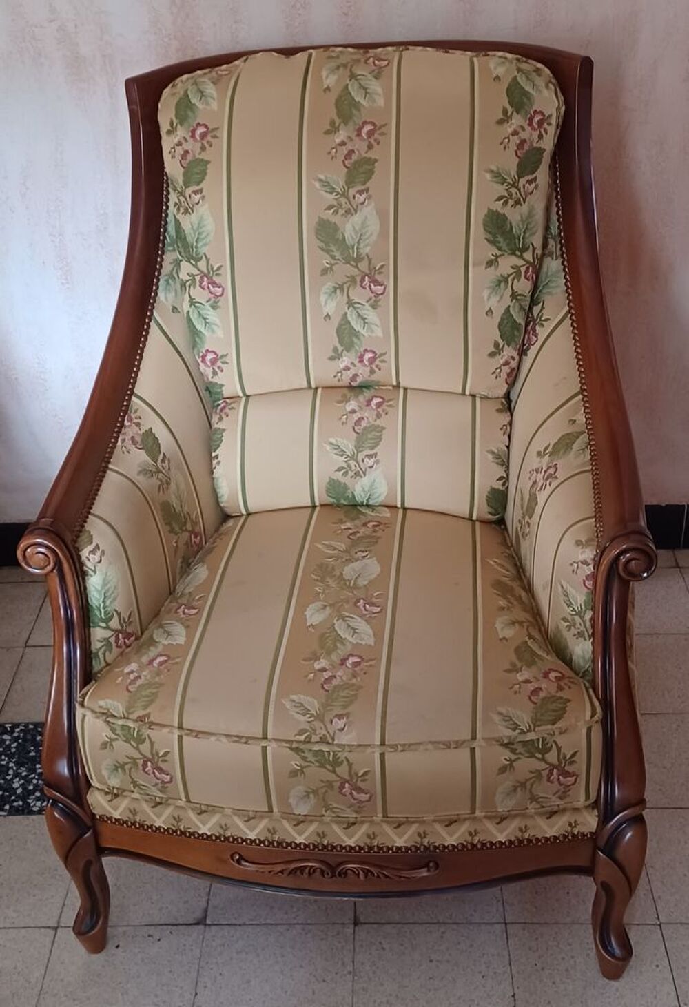 Canapp&eacute; et 2 fauteuils assortis Meubles