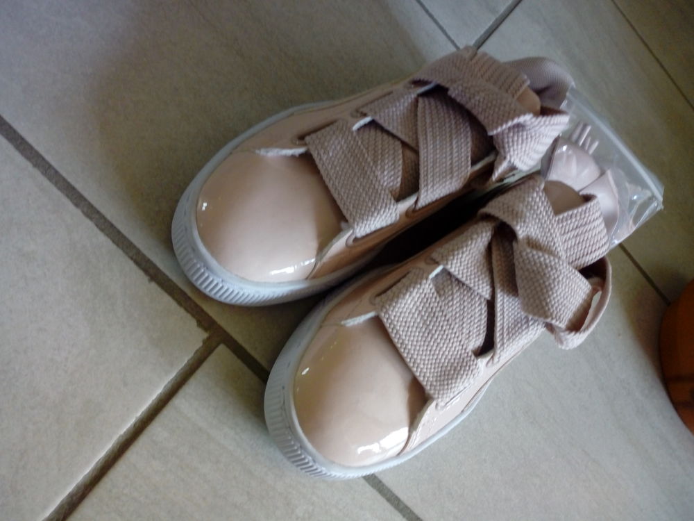 Baskets PUMA neufs Chaussures