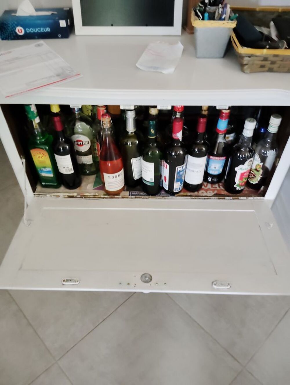 Meuble bar repeint Meubles