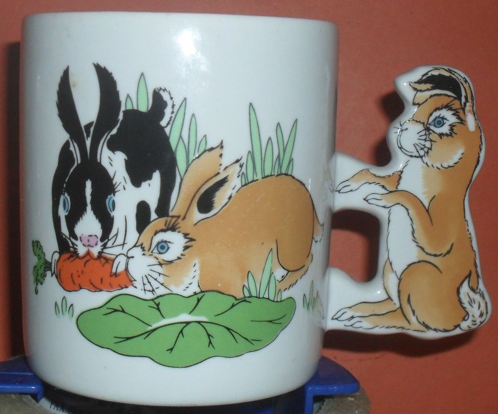 Tasse Mug en porcelaine avec lapin, mod&egrave;le vintage. Electroménager