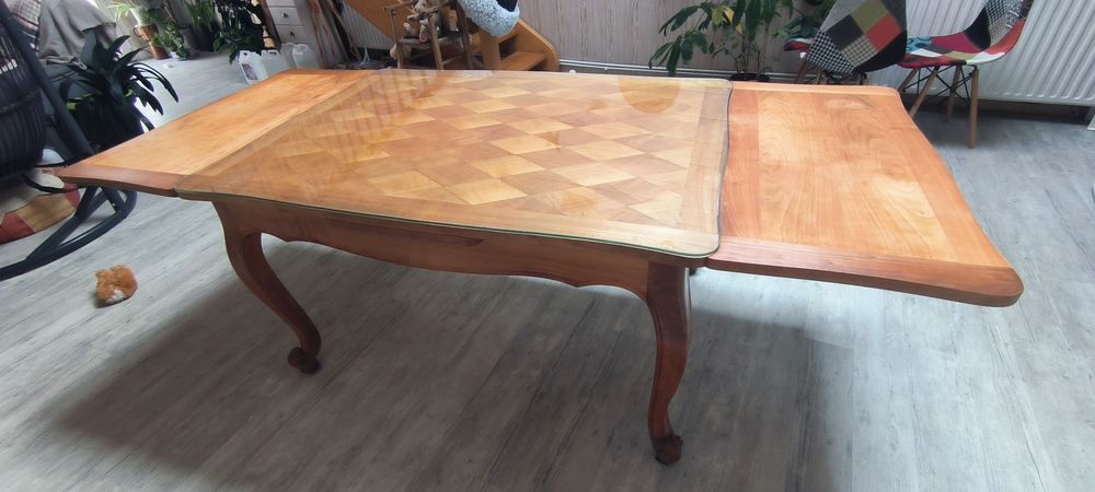 lot table,meuble,chaises en merisier Meubles