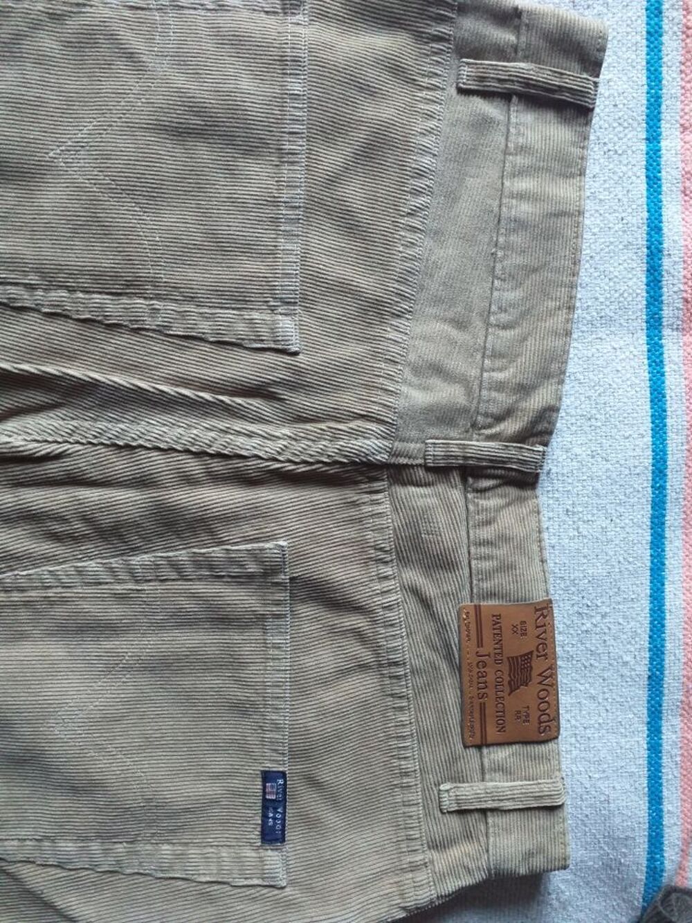 Jean River Woods Vêtements