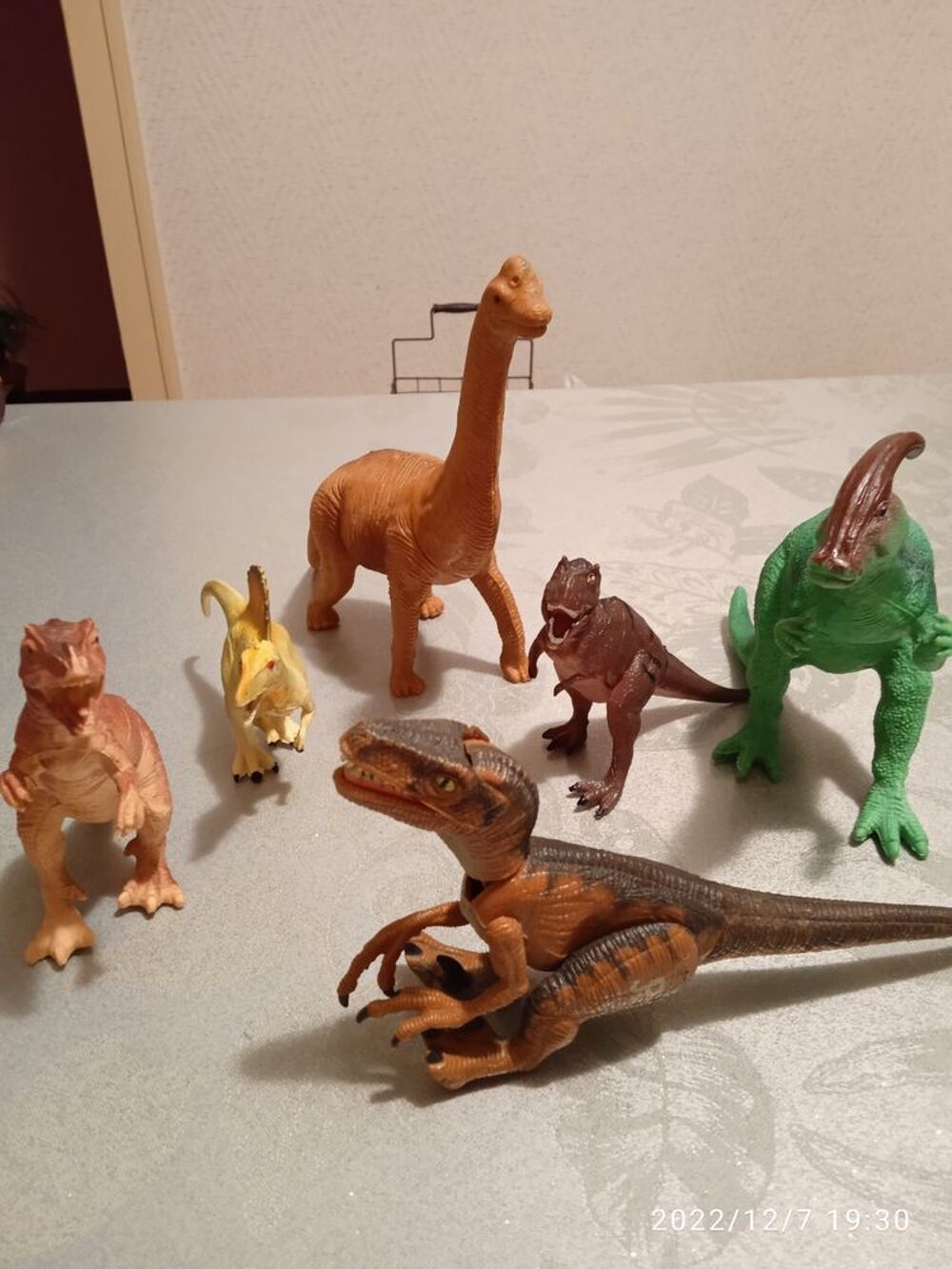11 figurines dynosaure Jeux / jouets