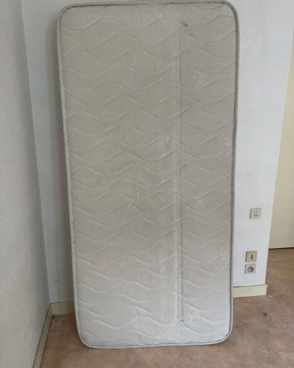 lit simple 90*190 Meubles