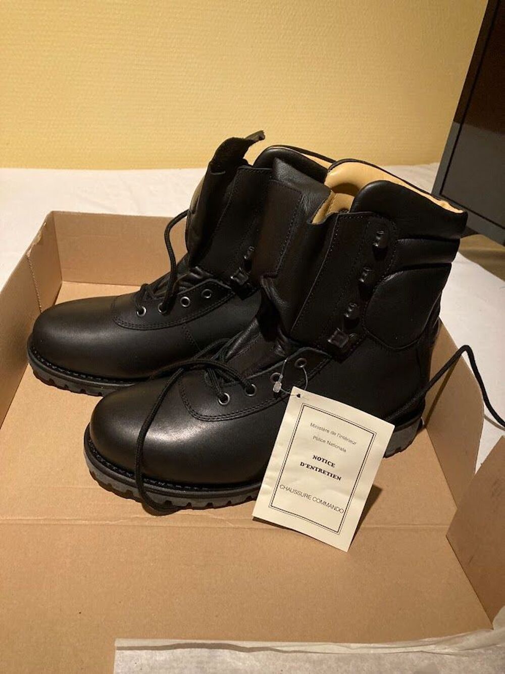 CHAUSSURES COMMANDO Chaussures