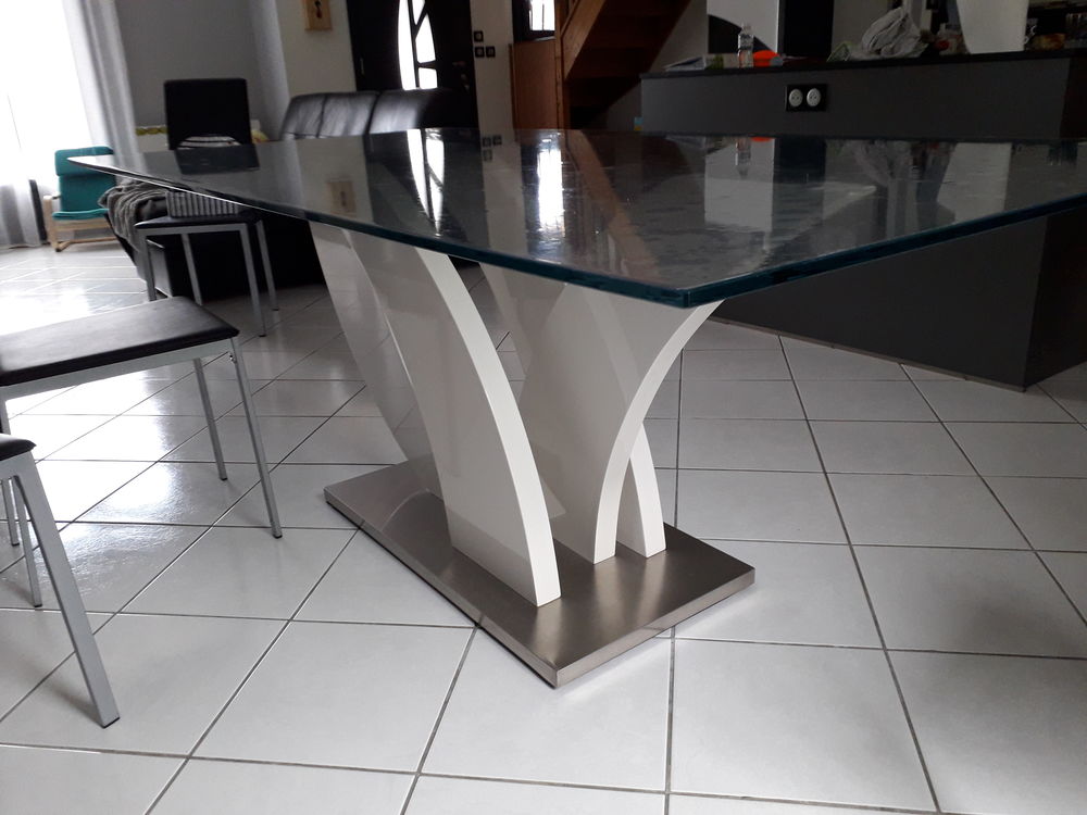 Table &agrave; manger en verre Meubles
