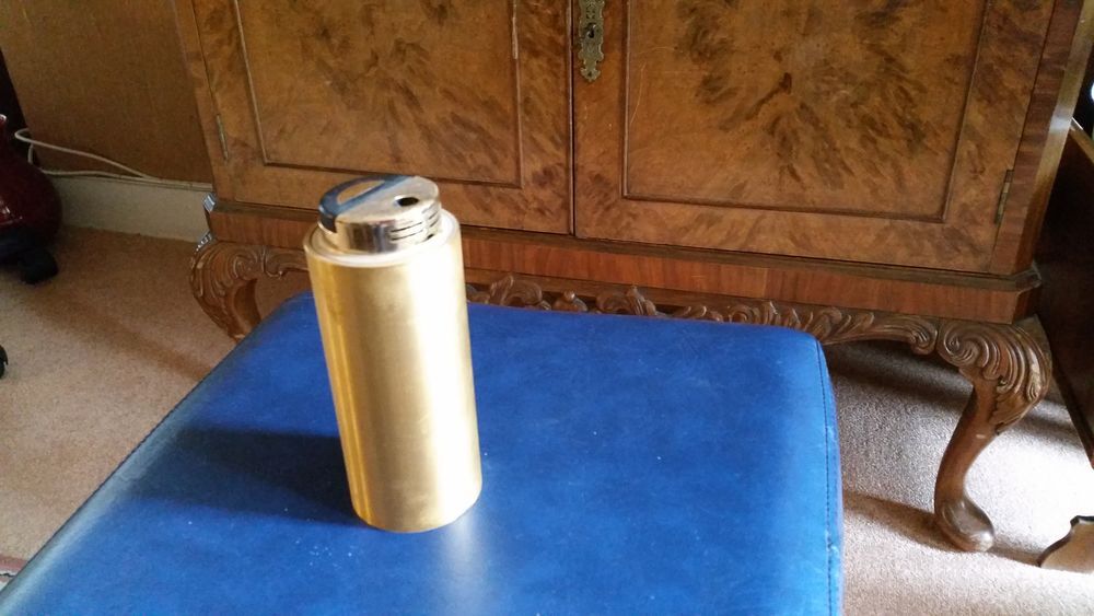 Briquet de table metal d&eacute;poli dor&eacute; Décoration