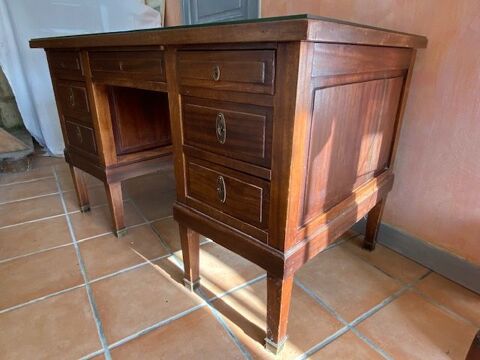 Bureau de banquier 900 Saint-Pierre-de-Chignac (24)