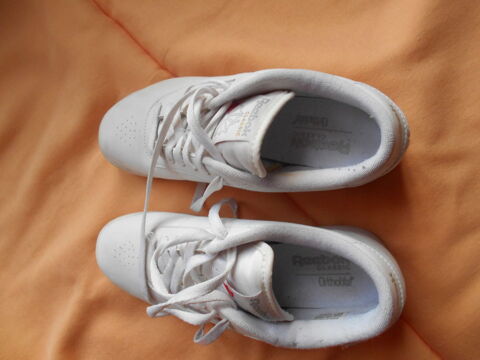 Baskets Reebok pointure 38  peu portée
10 Chartres (28)