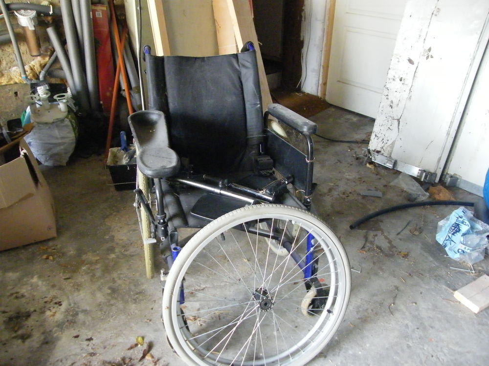 suite &agrave; d&eacute;m&eacute;nagement petits meubles, v&eacute;los, vaisselle, Bricolage
