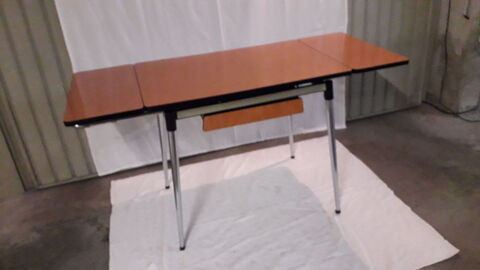 Tr�s belle Table de cuisine en formica ann�es 70
160 Salon-de-Provence (13)