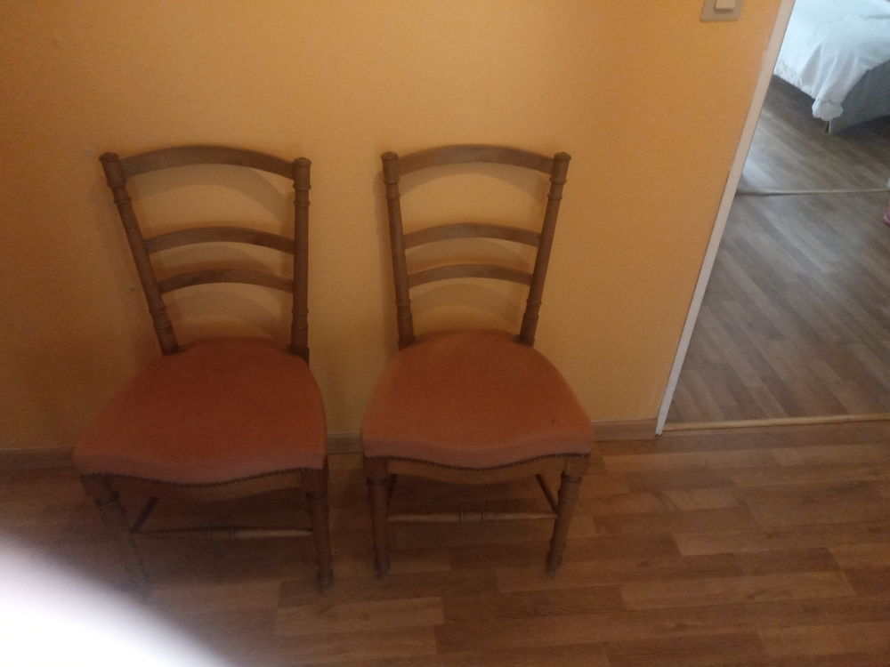 2 chaises rustique Meubles