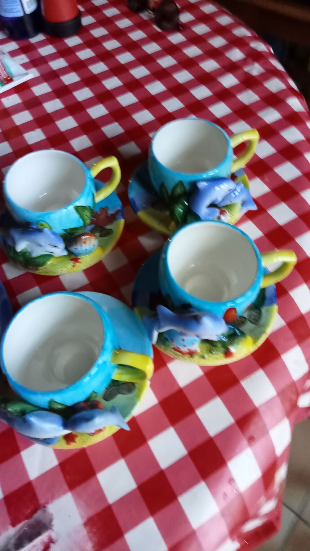 ensemble de tasses et set pour le petit d&eacute;jeuner Cuisine