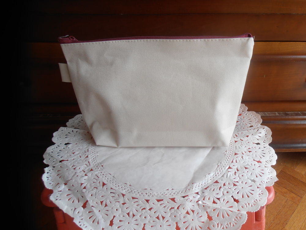 Trousse beige (42) Maroquinerie