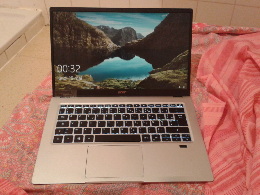 PC portable Acer Swift 1 Matériel informatique