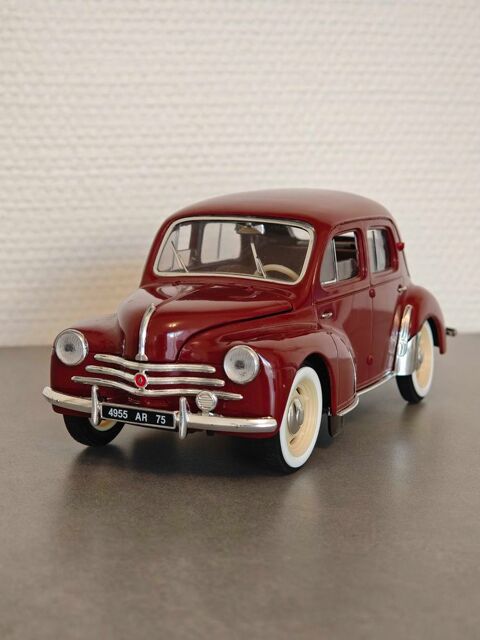 Voiture de collection RENAULT 4 CV 10 Cannes (06)
