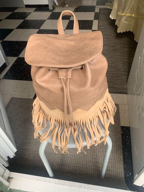 Sac �  dos femme beige franges style boh�me - Tr�s bon �tat N�mes (30)
