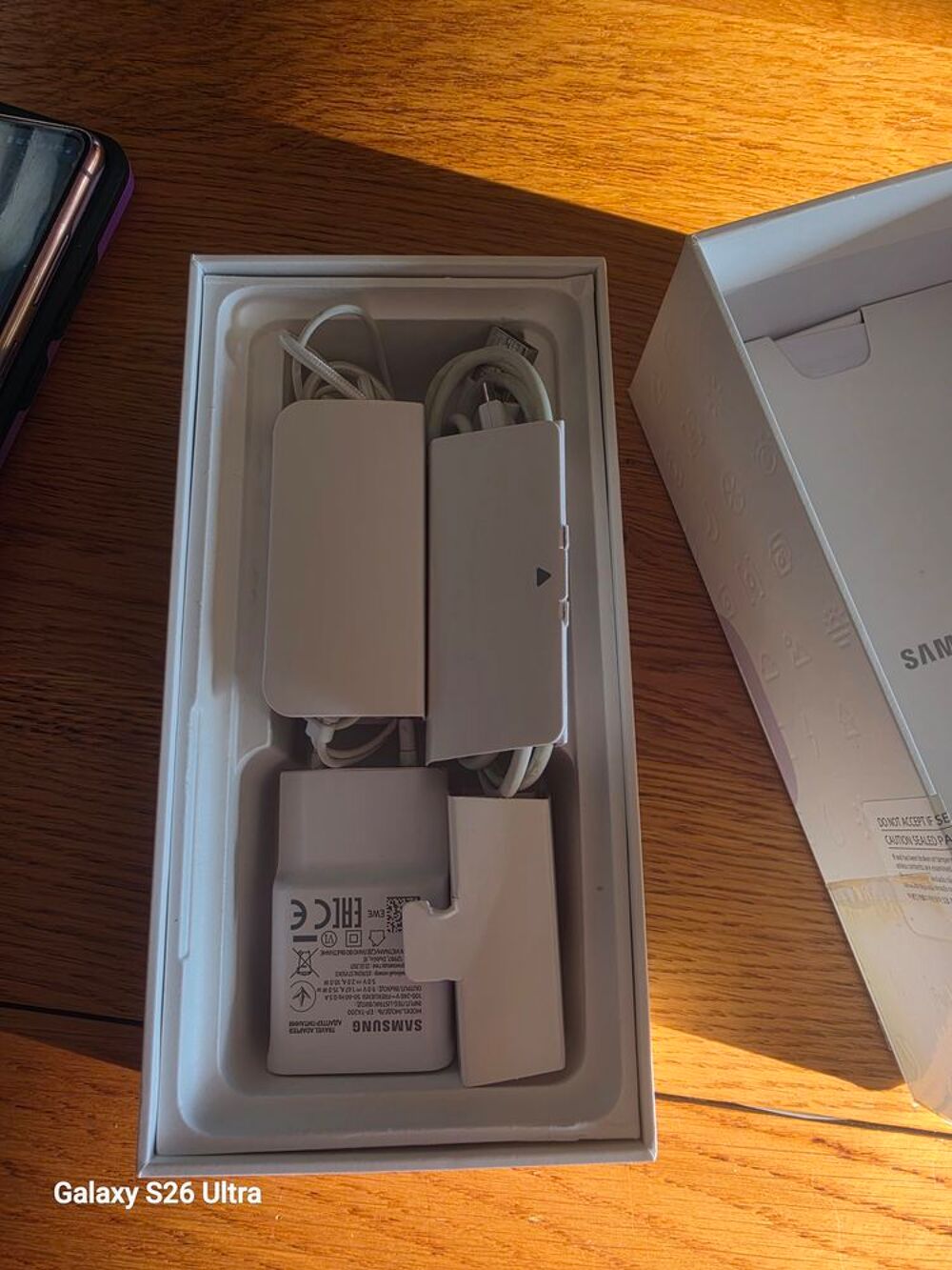 Samsung Galaxy S20 FE 5G avec accessoires Téléphones et tablettes