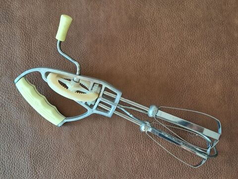 
batteur fouet manuel vintage marque as en inox  8 Carnon Plage (34)