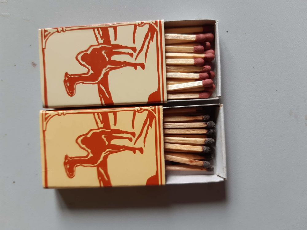 Lot de boites d'allumettes m&ecirc;me marque 