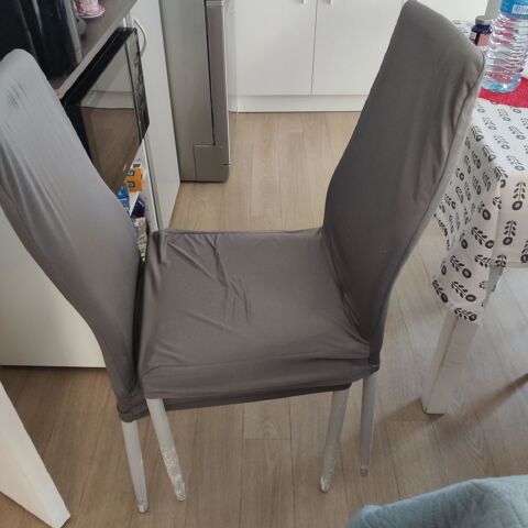 Donne 4 chaises Rennes (35)