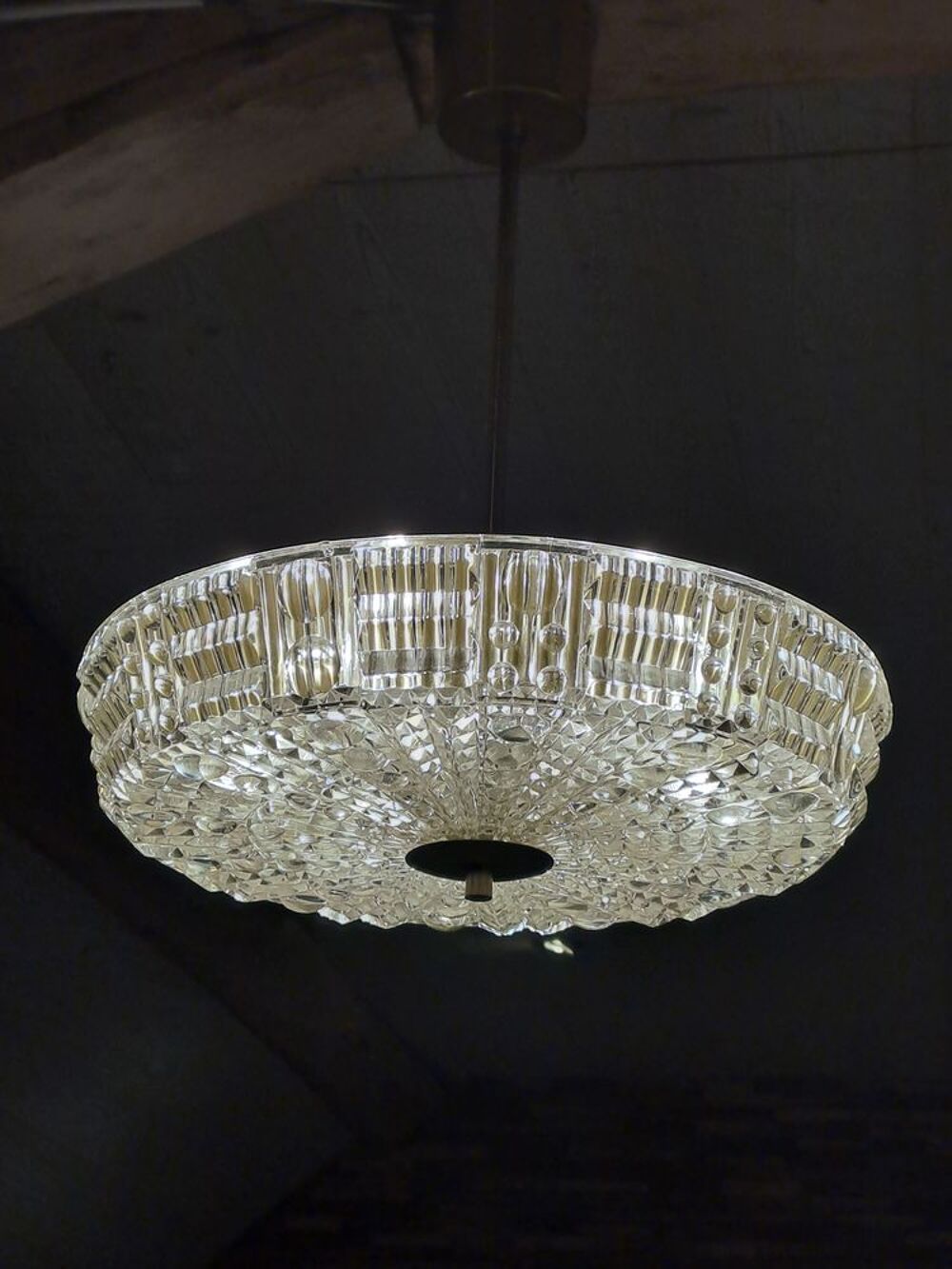 Lustre vintage en laiton et cristal par Carl Fagerlund. Décoration