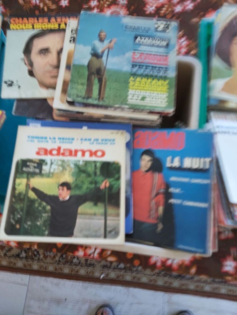  640 disques 45 tours CD et vinyles