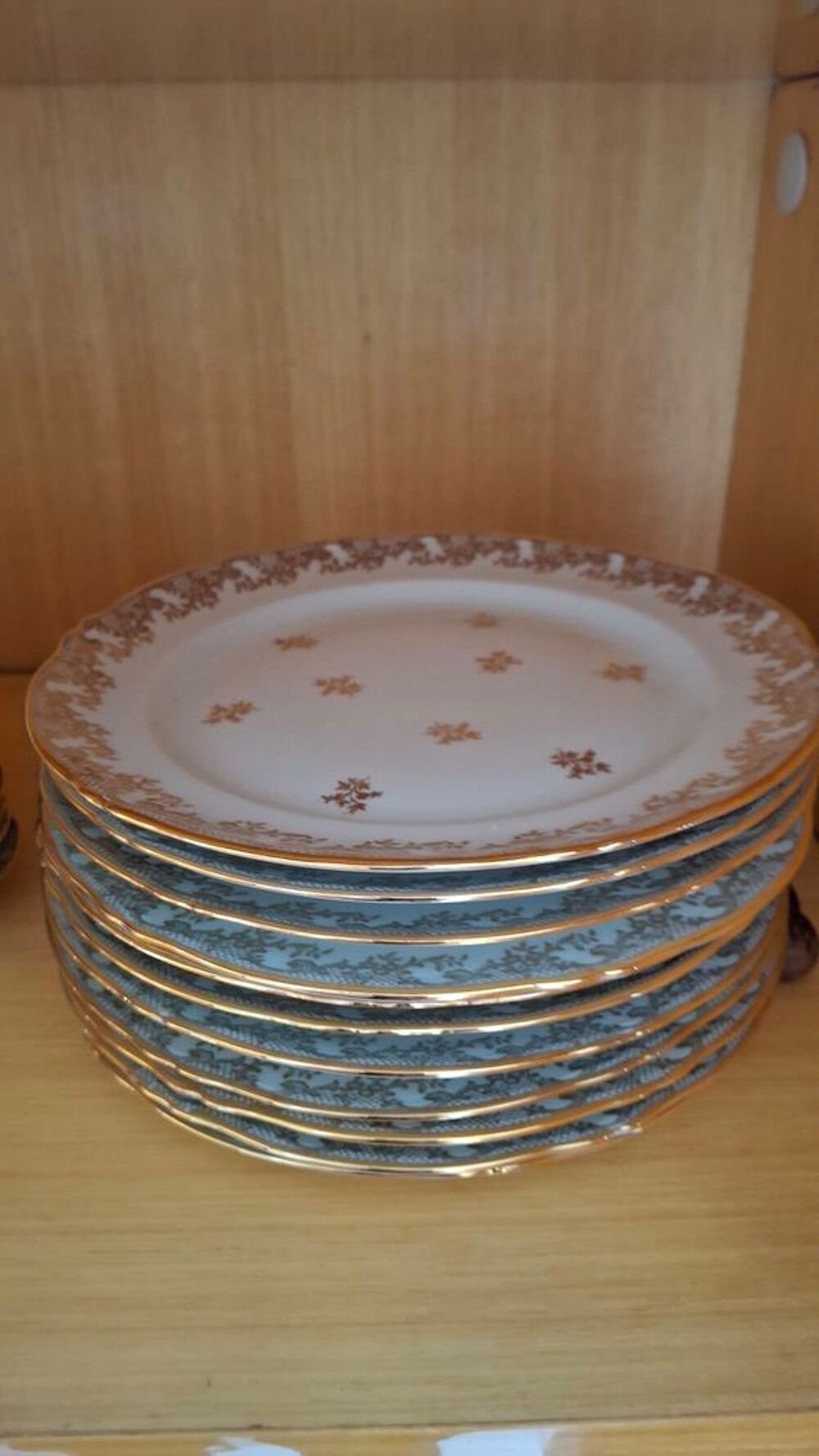 Service &agrave; vaisselle en porcelaine de Limoges vintage Décoration