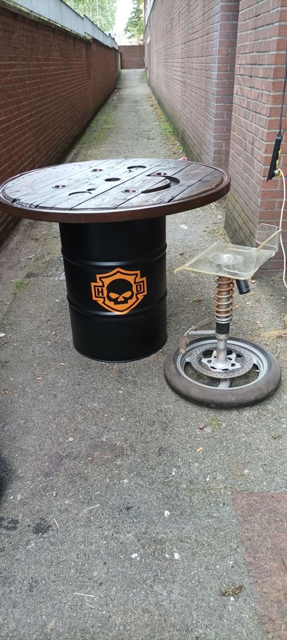 Table haute f&ucirc;t Harley Davidson et touret 120 cm cercl&eacute; Meubles