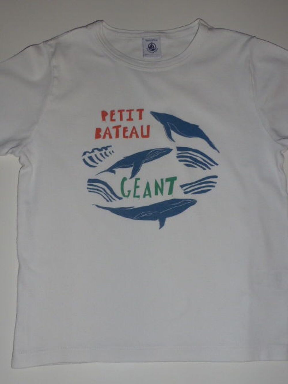 Petit Bateau t-shirt gar&ccedil;on motif baleine 8 ans Vtements enfants