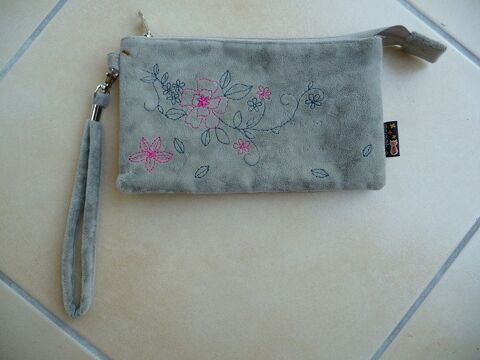 Pochette Double velours gris marque ANIMOB - Neuve 10 Celles-sur-Belle (79)