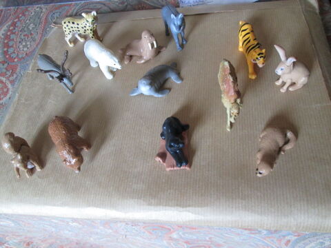 Lot 13 petits animaux (pour crèche ou autre) Herblay (95)