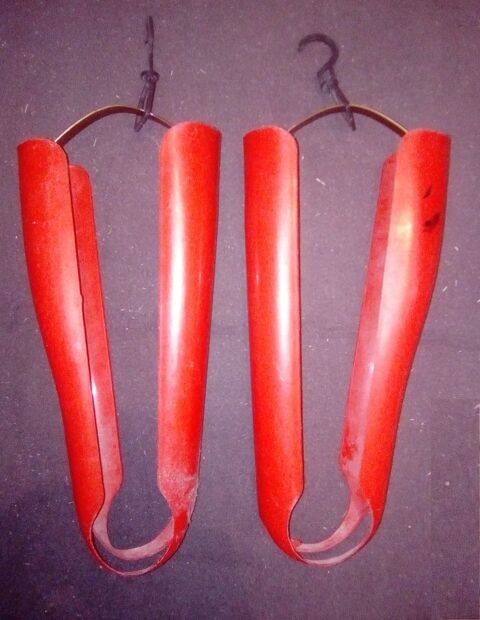 2 embauchoirs pour bottes 9 Beauchamp (95)