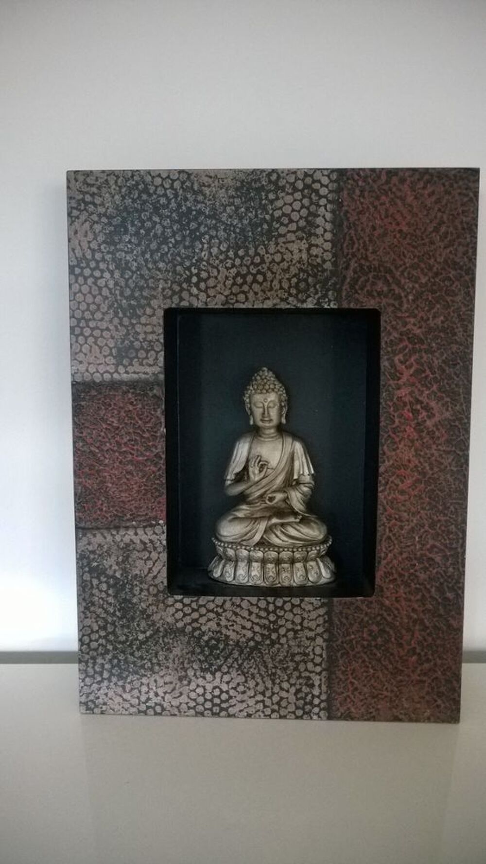 Cadre en bois avec statuette Décoration
