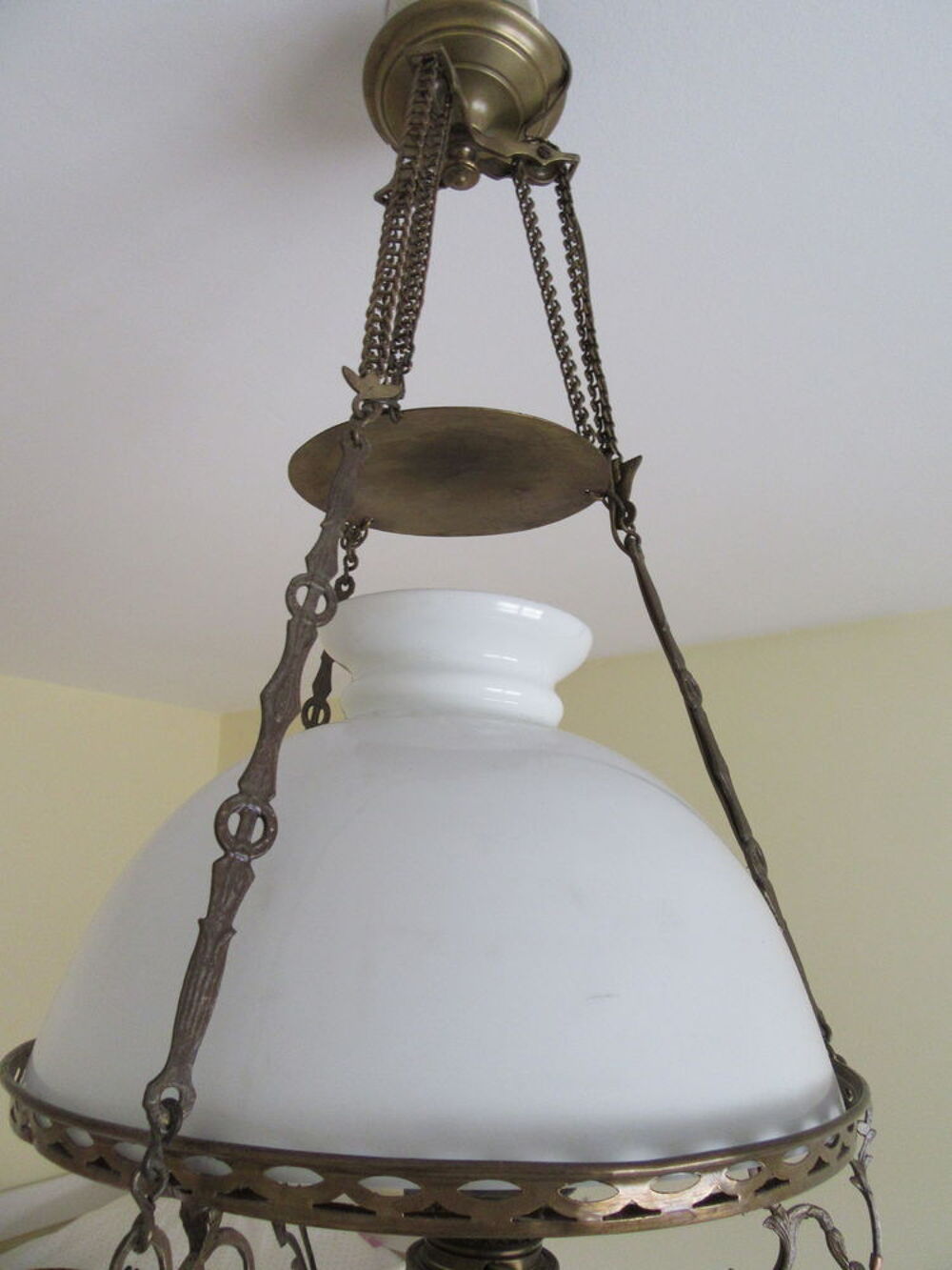 Lampe suspension opaline
D�coration