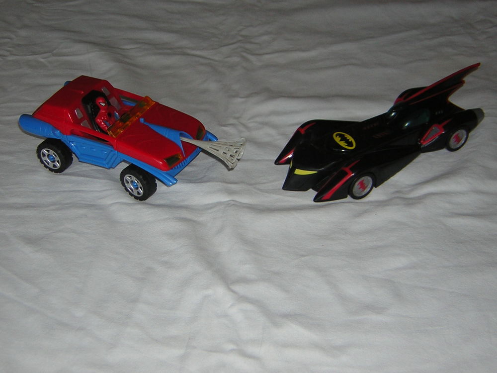 V&eacute;hicules BATMAN et SPIDERMAN Jeux / jouets