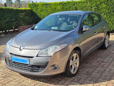 Renault M&eacute;gane III dCi 110 FAP eco2 Authentique Champion Euro 5 2011 occasion Cailloux-sur-Fontaines 69270