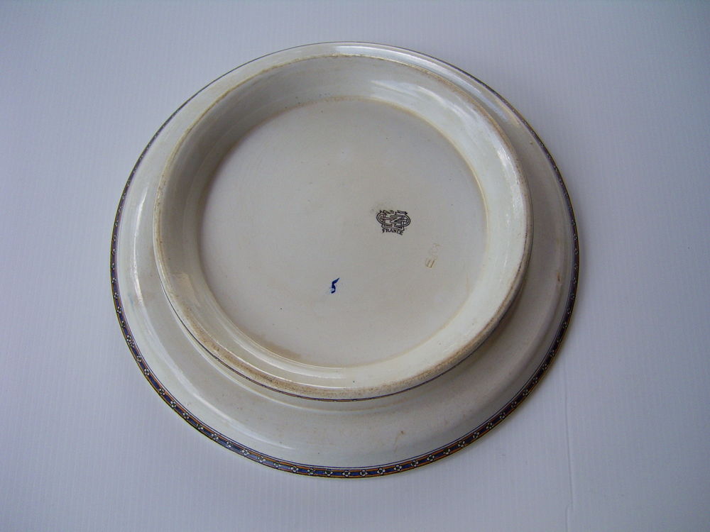 Plat en porcelaine de GIEN E 1856 